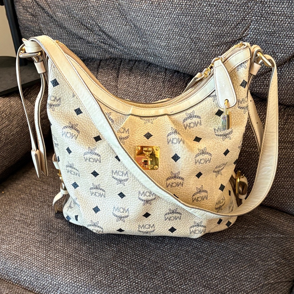 MCM Visetos Cream Shoulder,Hobo  Bag -Authenticated - Picture 2 of 13